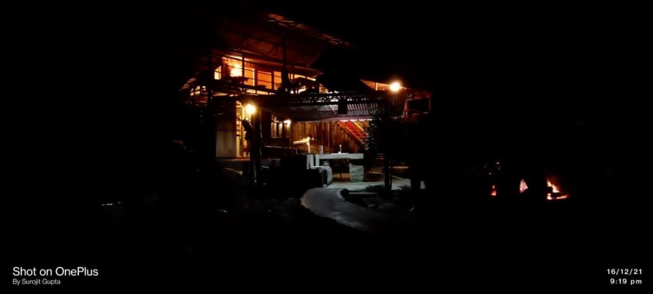 Log Cabin In The Woods Acomodação com café da manhã Gangtok Exterior foto