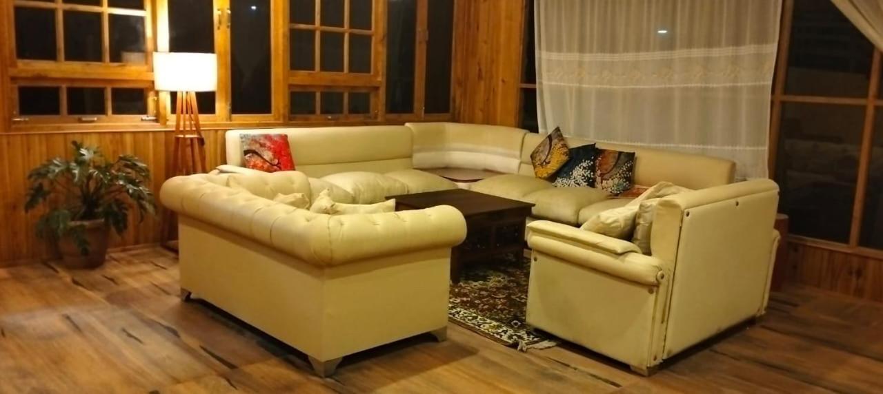 Log Cabin In The Woods Acomodação com café da manhã Gangtok Exterior foto